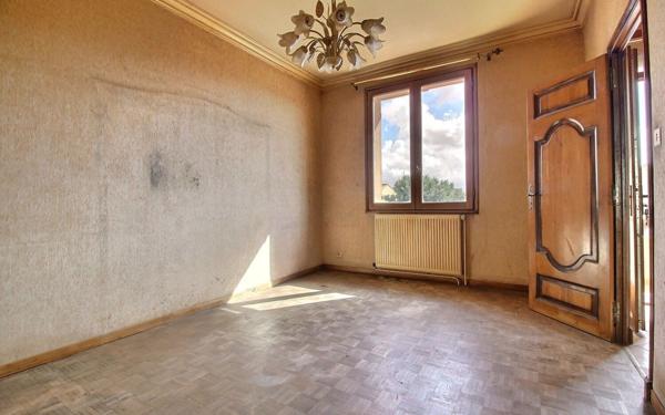 Appartement à vendre    3 pièces • 70 m2 Marseille 4