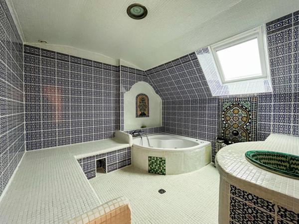 Maison 7 pièces 5 chambres garage avec hammam