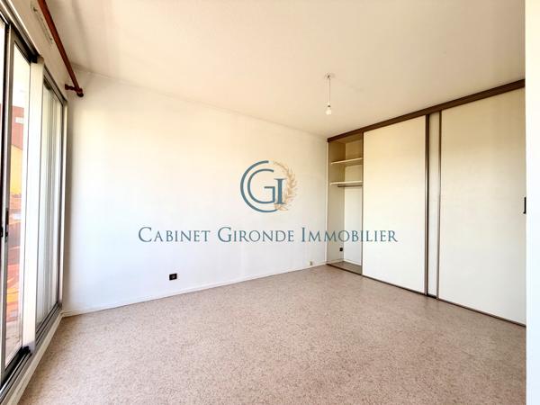 CAUDERAN APPARTEMENT T2 BALCON PARKING SECURISE Bordeaux (33200)
