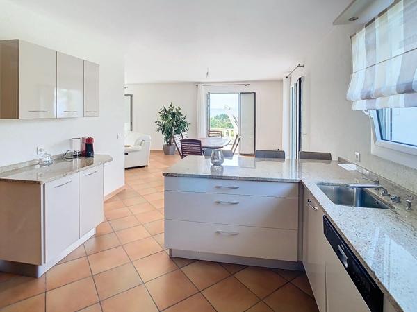 Dpt Haute Savoie (74), à vendre MARCELLAZ maison P6 de 205 m² - Terrain de 998,00 m²