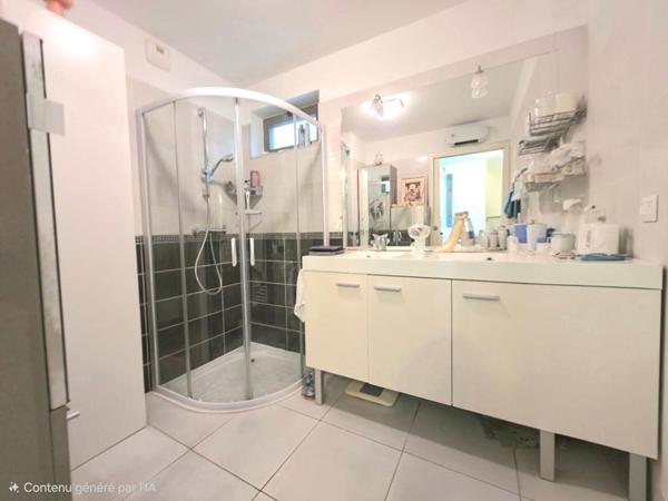 Appartement  3 pièce(s) 65 m2 terrasse / 2 PARKING et ascenseur