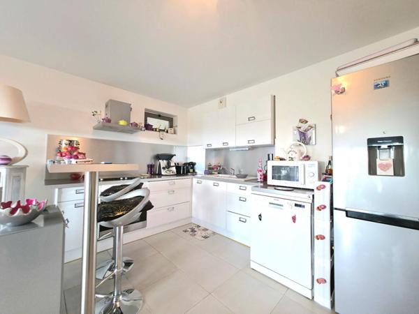 Appartement  3 pièce(s) 65 m2 terrasse / 2 PARKING et ascenseur