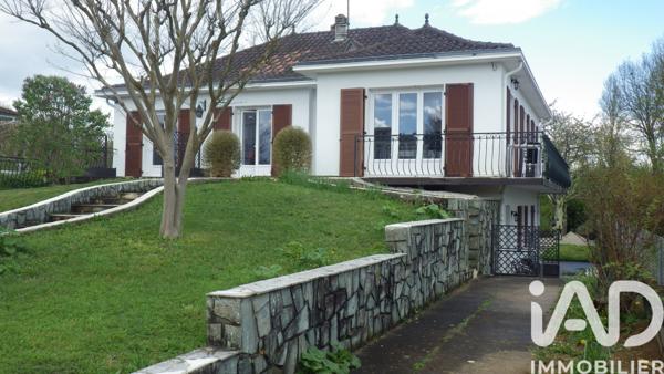 Maison à vendre 6 pièces 210 m² Jonzac