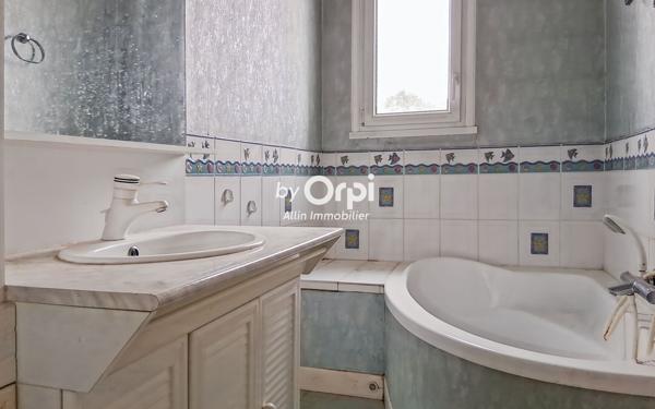 Maison à vendre    4 pièces •  Montluçon