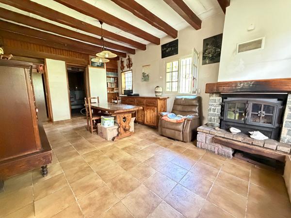 Maison de plain-pied à Linas 7 pièces  -140 m2 - Sous-sol total