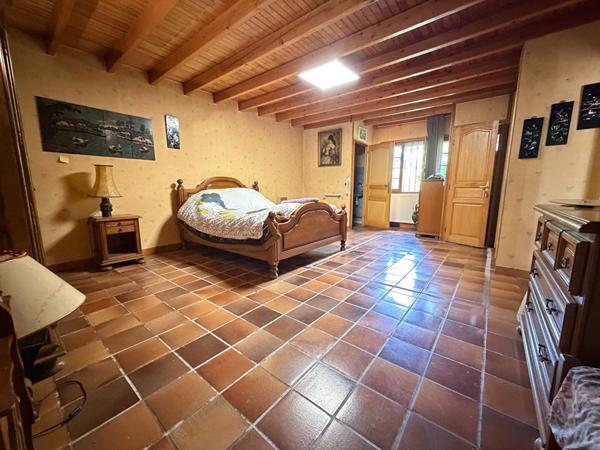 Maison de plain-pied à Linas 7 pièces  -140 m2 - Sous-sol total