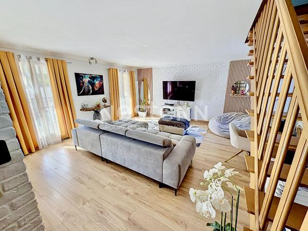 Maison Grasse Sud, 5 pièce(s) 90 m2 entièrement renovée avec piscine et garage