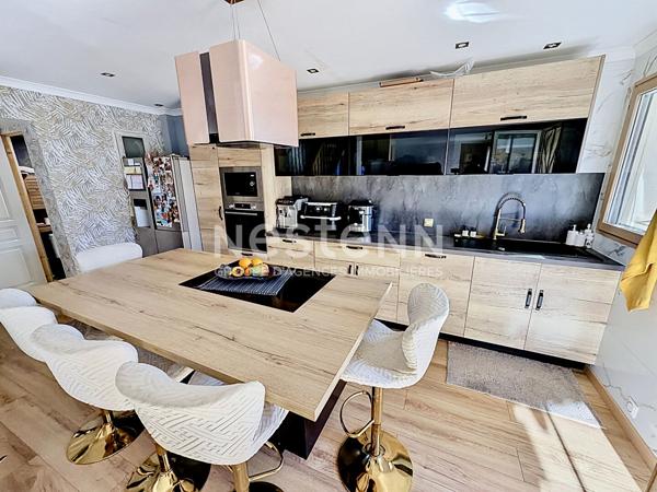 Maison Grasse Sud, 5 pièce(s) 90 m2 entièrement renovée avec piscine et garage