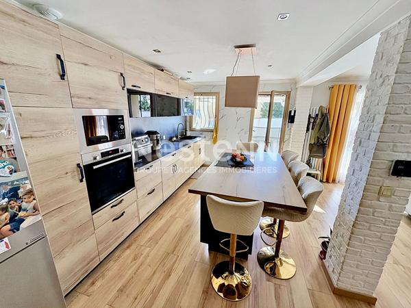 Maison Grasse Sud, 5 pièce(s) 90 m2 entièrement renovée avec piscine et garage