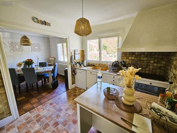 Maison à vendre à Chambray-lès-Tours dans l'Indre-et-Loire (37170), ref : 013/1478   
CHAMBRAY LES TOURS centre