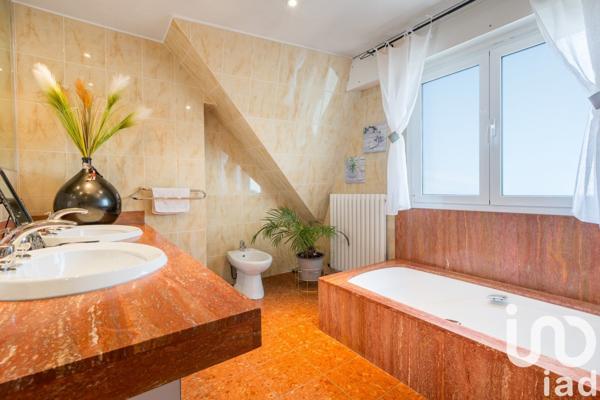 Maison à vendre 9 pièces 202 m² Ormesson-sur-Marne