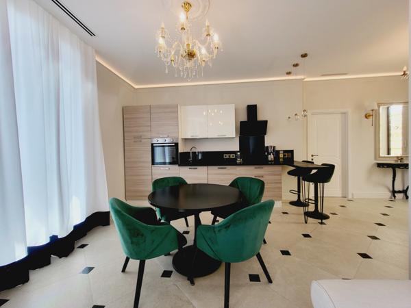 Emplacement idéal, vue mer exceptionnelle et confort absolu !