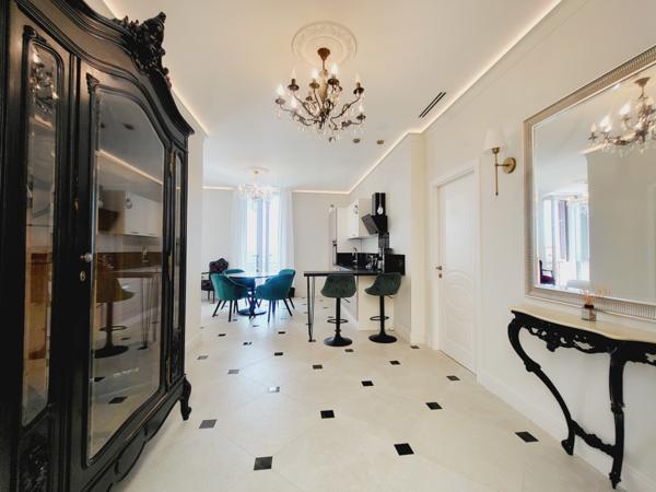 Emplacement idéal, vue mer exceptionnelle et confort absolu !