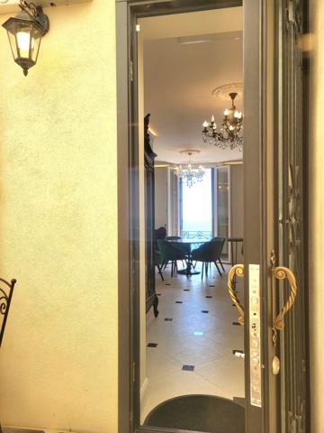 Emplacement idéal, vue mer exceptionnelle et confort absolu !