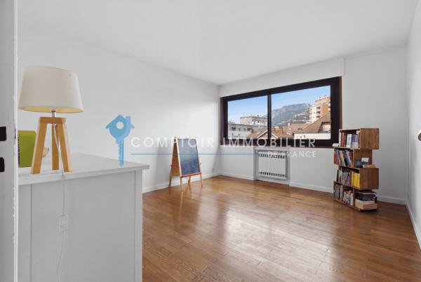 Appartement 3 pièce(s) 2 chambre(s) 101 m²
