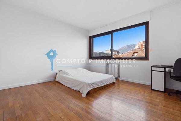 Appartement 3 pièce(s) 2 chambre(s) 101 m²