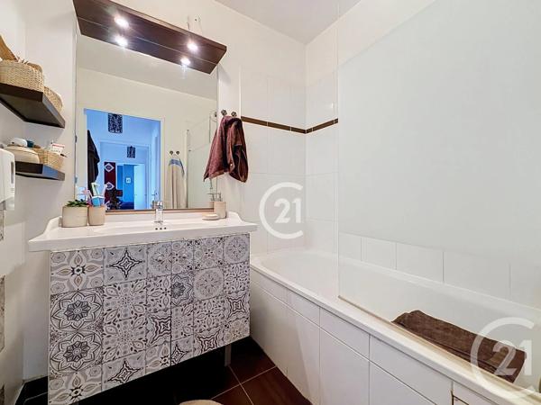 Appartement F3 à vendre  3 pièces - 59,93 m 2   MONTREUIL  - 93