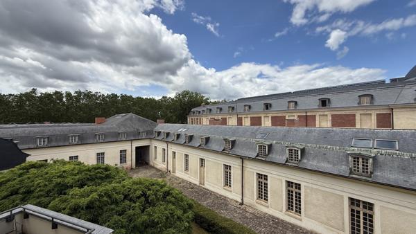 A VENDRE 2P 49M² A RAFRAICHIR LES HESPERIDES DES MANEGES A VERSAILLES
