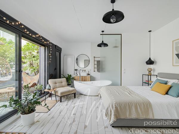 Appartement
         6 pièces
        - 160 m² 2 200 000 € *