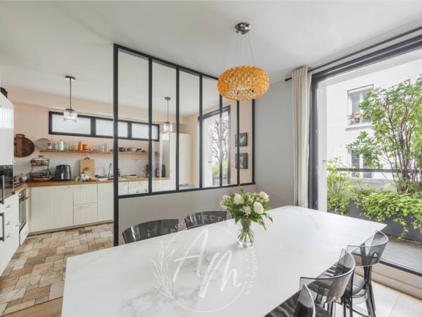 Appartement
         6 pièces
        - 160 m² 2 200 000 € *