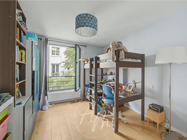 Appartement
         6 pièces
        - 160 m² 2 200 000 € *