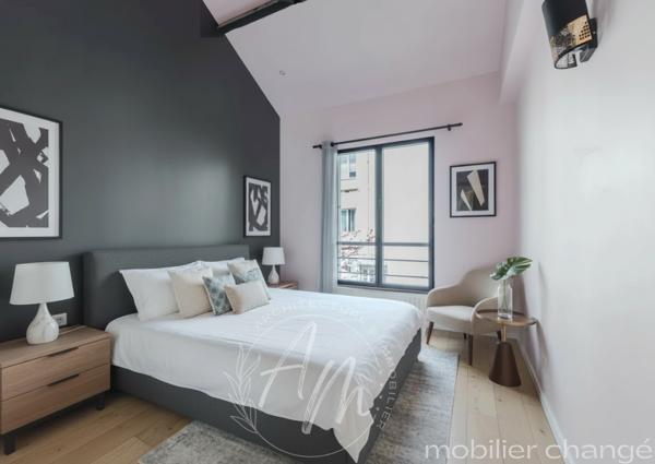 Appartement
         6 pièces
        - 160 m² 2 200 000 € *