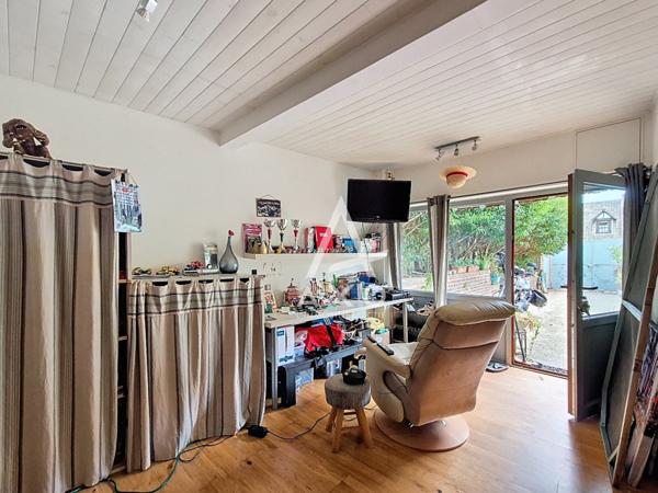 À vendre  Maison avec dépendance sur 850 m² de terrain  Allonne (60)