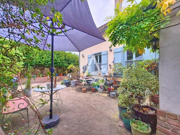 À vendre  Maison avec dépendance sur 850 m² de terrain  Allonne (60)