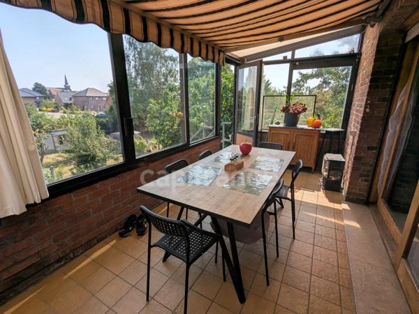 Maison bel étage avec jardin et grand garage