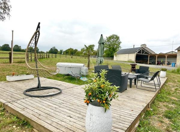 Propriété en pierre avec deux habitations et dépendances, Proche du Haras du pin