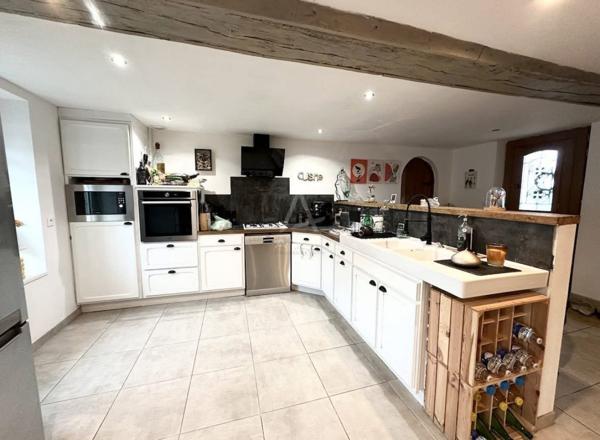 Propriété en pierre avec deux habitations et dépendances, Proche du Haras du pin