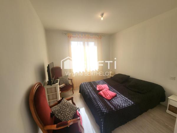 MAISON DE PLAIN-PIED/ TROIS CHAMBRES / GARAGE A NIORT !