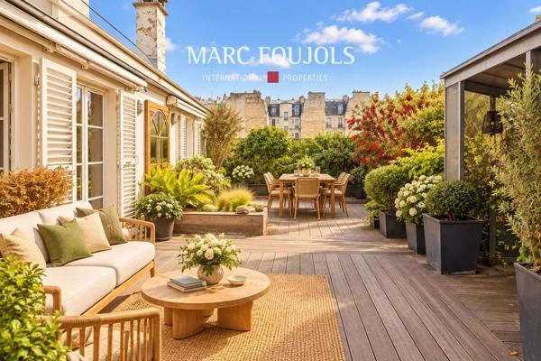 Paris XVII. Villa des Ternes. Appartement avec terrasse.