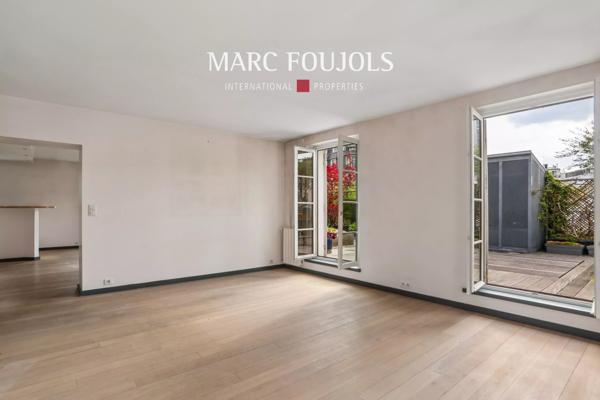 Paris XVII. Villa des Ternes. Appartement avec terrasse.