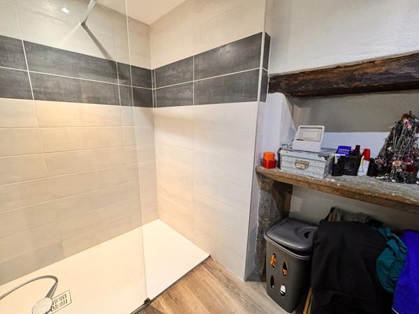 Maison - 6 pièces - 216 m²