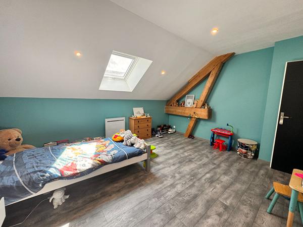 Maison - 6 pièces - 216 m²