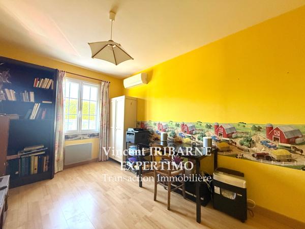 Maison de Plain-Pied, 3 Chambres, Garage et Jardin
