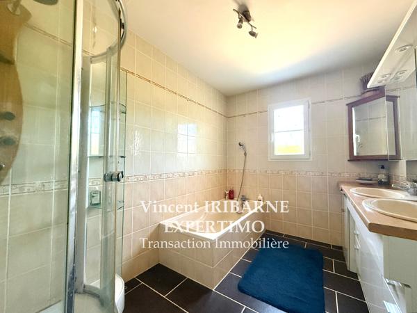 Maison de Plain-Pied, 3 Chambres, Garage et Jardin