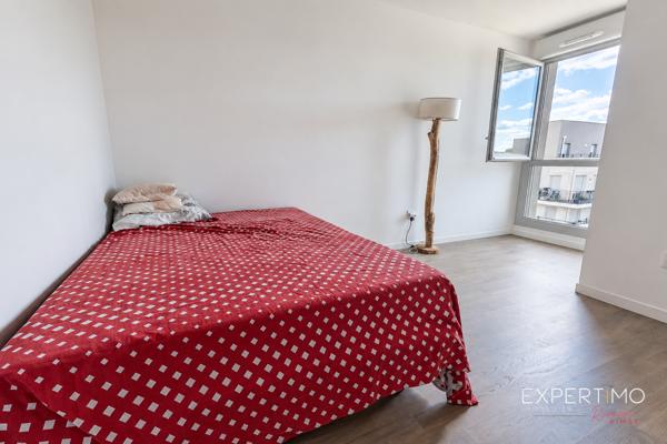 APPARTEMENT 4 PIÈCES AU DERNIER ÉTAGE – GRANDE TERRASSE – 3 CHAMBRES – 2 PARKINGS