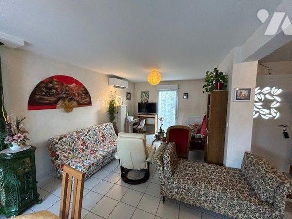 MAISON A VENDRE ANGERS
Maison située Quartier Lac de Maine/Molière
Commerces et services.
Ra...