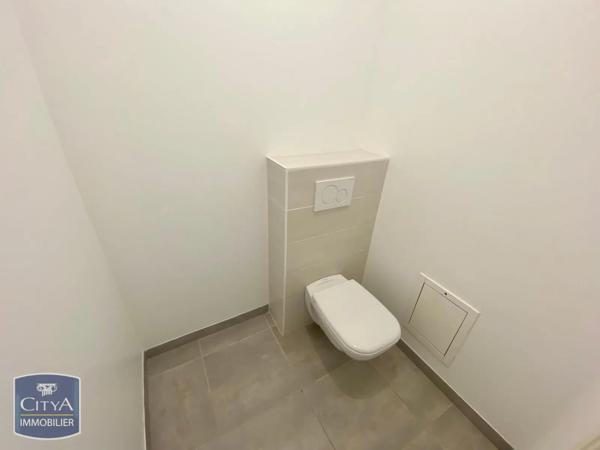 Appartement à louer 3 pièces 68.75m² Cuers (83390)