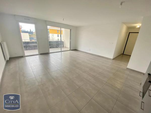 Appartement à louer 3 pièces 68.75m² Cuers (83390)