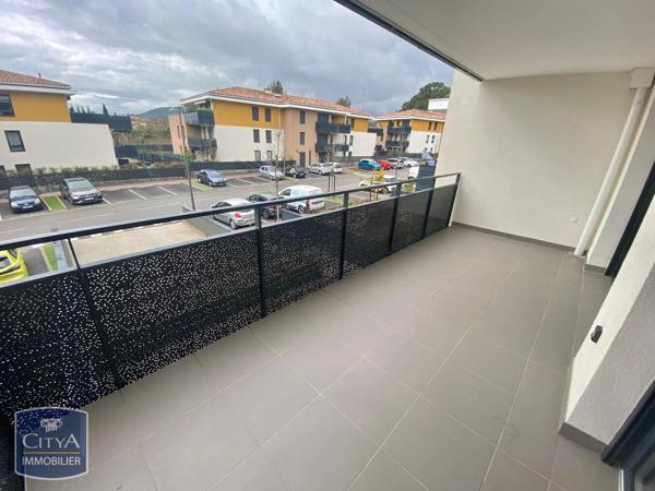 Appartement à louer 3 pièces 68.75m² Cuers (83390)