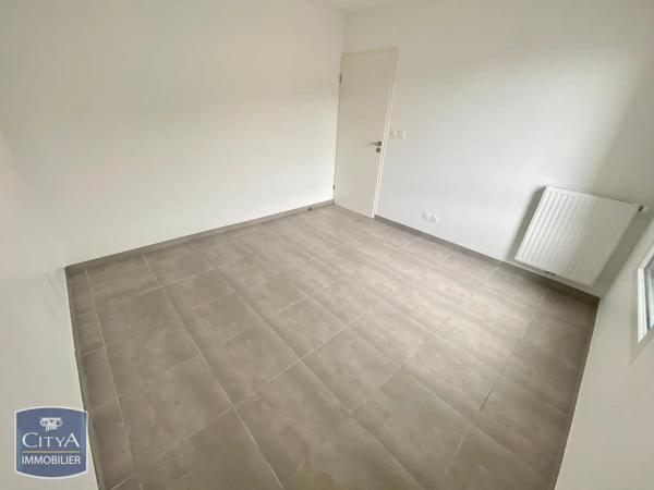 Appartement à louer 3 pièces 68.75m² Cuers (83390)