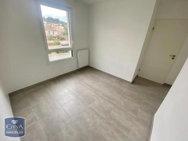 Appartement à louer 3 pièces 68.75m² Cuers (83390)