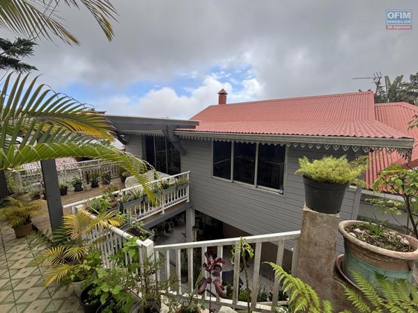 A VENDRE A LA CHALOUPE SAINT-LEU APPARTEMENT T6/7