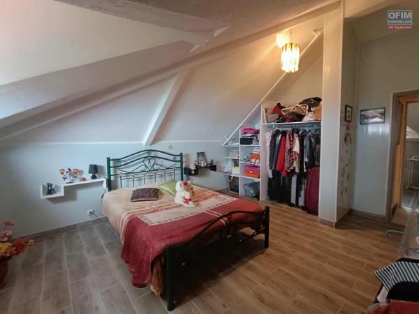 A VENDRE A LA CHALOUPE SAINT-LEU APPARTEMENT T6/7