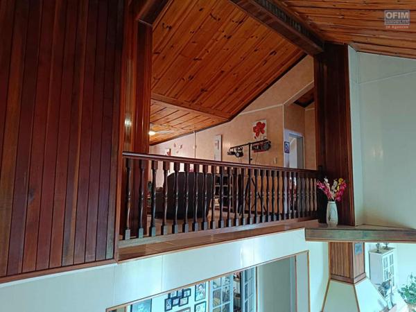 A VENDRE A LA CHALOUPE SAINT-LEU APPARTEMENT T6/7