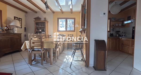 À vendre Maison 6 pièces 167 m² - Puy-saint-vincent 05290