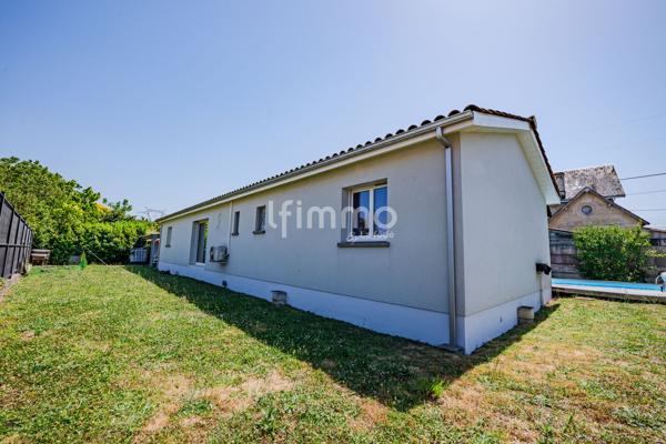Maison individuelle de plain-pied avec garage et piscine